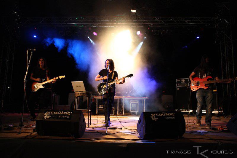 Phase_LiveForrestival2011.jpg
